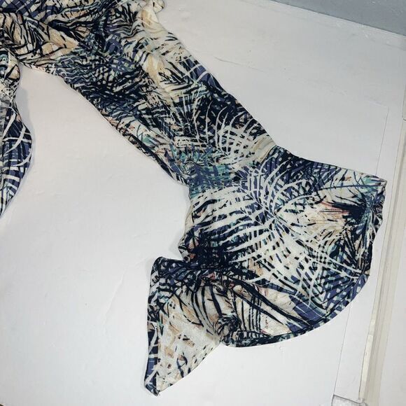 Love Stitch Women's Palm V-Neck Surplice Bell Sleeve‎ Blouse Size Large - Picture 6 of 7